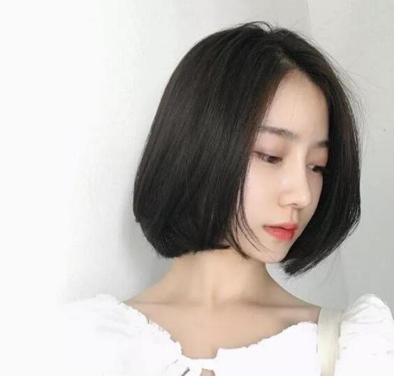 2018年超流行最洋气短发,气质女人的最佳烫发
