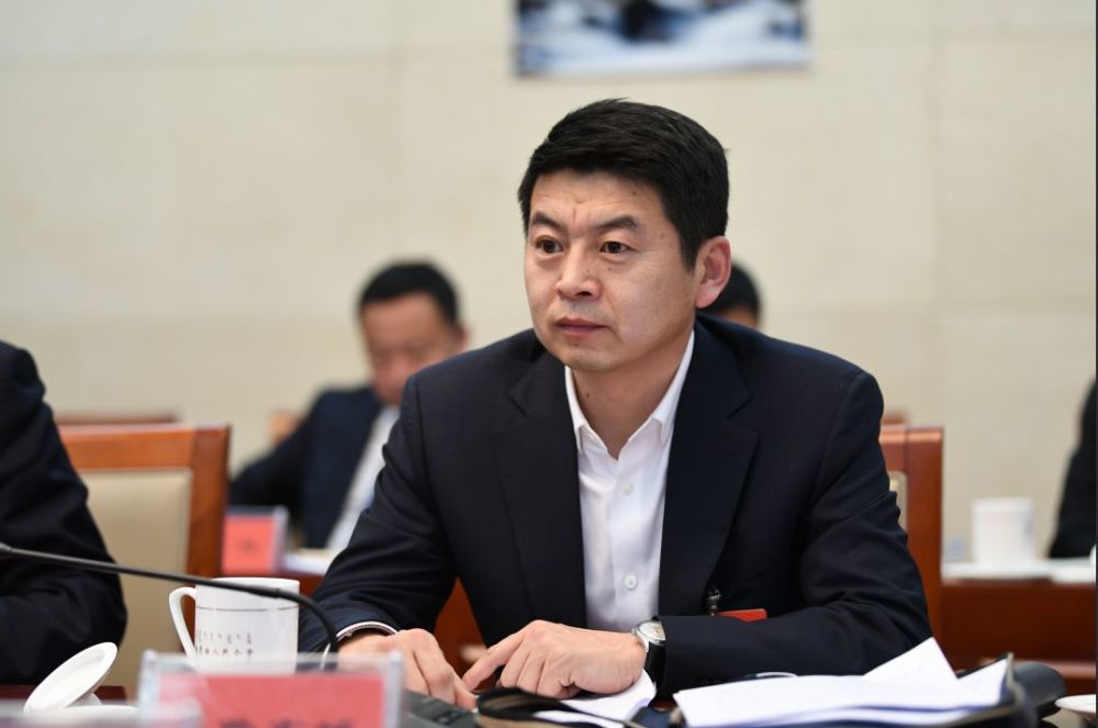 乌兰察布市市长 费东斌