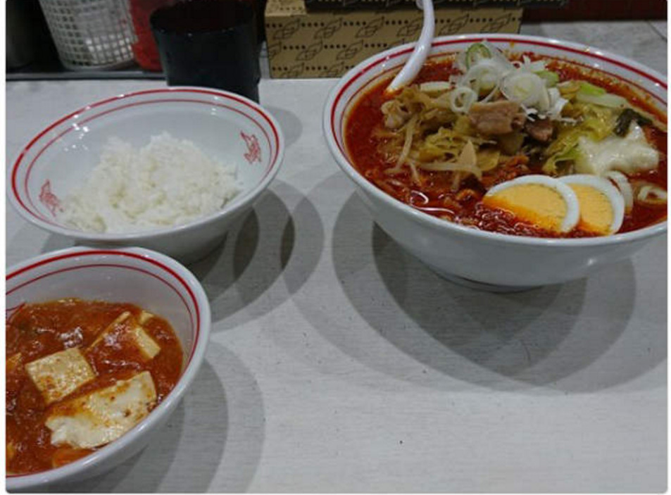 《pop子》作者画小泉同学 动漫迷争试她吃过的面