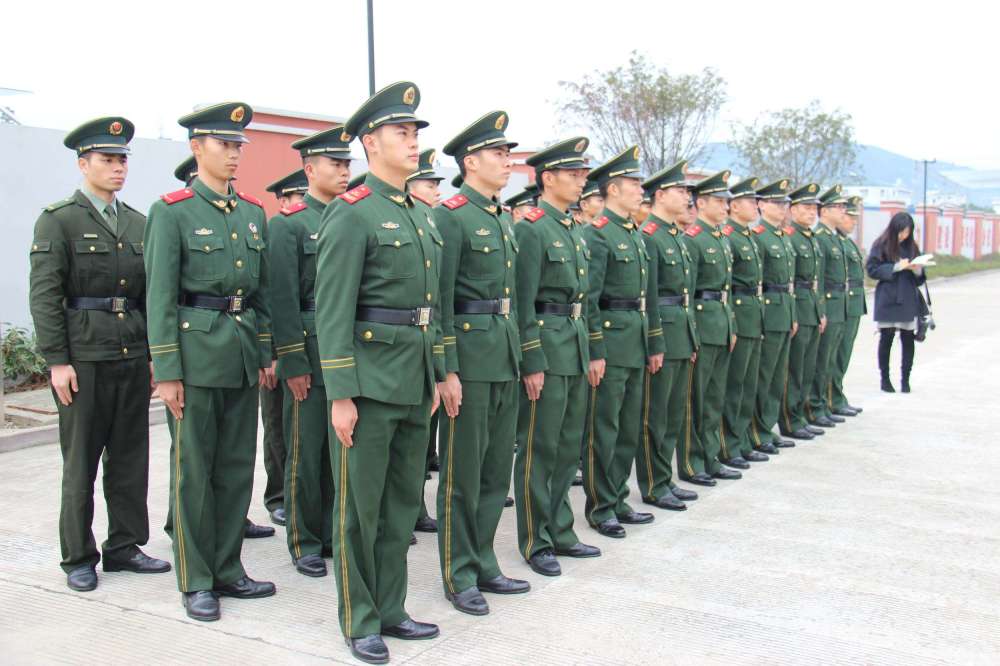 为什么中国军人出门都不敢穿便装?真正原因和我们想的