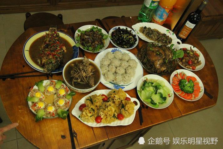 盘点改革开放三十年来年夜饭的变迁,饭桌上少