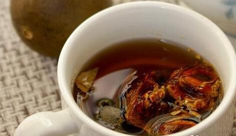 用罗汉果泡水喝有什么功效?