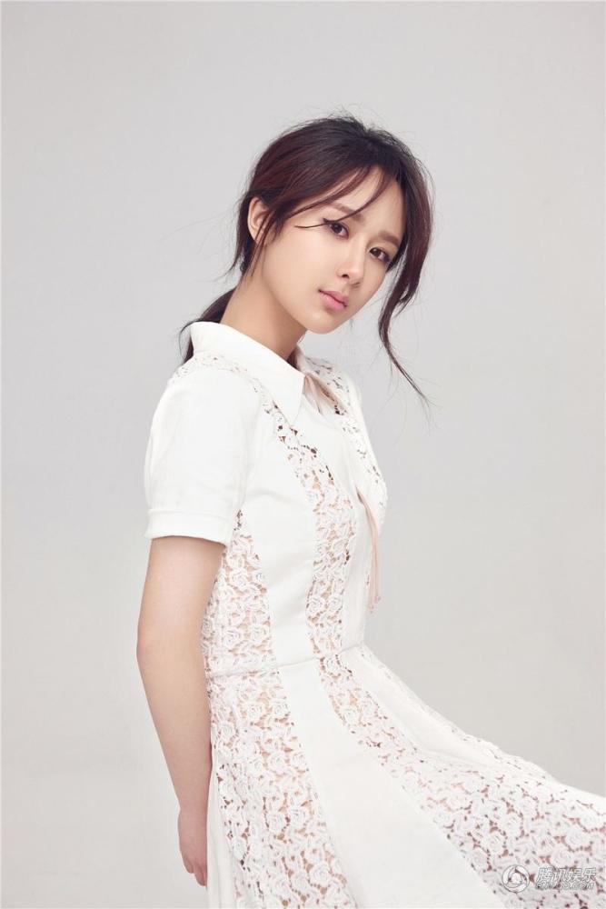 杨紫穿白裙气质a气质邱莹莹如此温婉搞笑图片老鼠手指的自己后美甲看图片