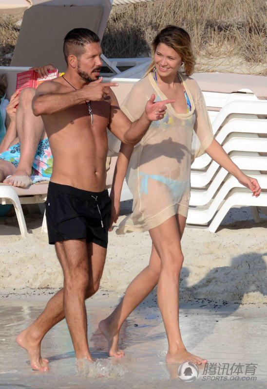 西蒙尼进决赛动力是她 嫩模女友将生娃