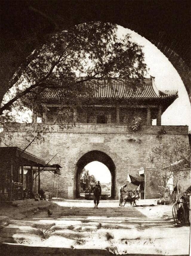 这是一组珍贵的老照片,当时的北京城门到底是什么样子
