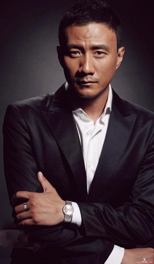 胡军,满族人,大陆一线实力男演员.