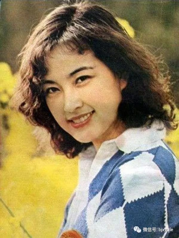 62岁刘晓庆和第四任75岁老公近照,老公追了刘晓庆30年