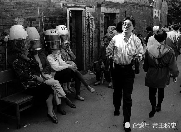 老照片看90年代的中国:图2疯狂,图4让人害怕,图8现在是有钱人