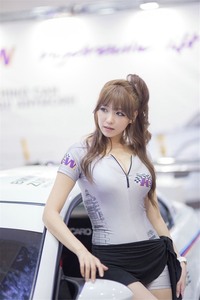韩国美女车模,美腿爆乳,高清香车美女图片