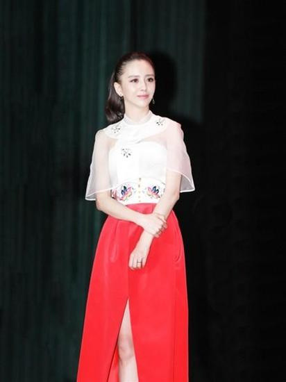 秦舒培生完孩子发际线飙高 杨幂 佟丽娅这些辣