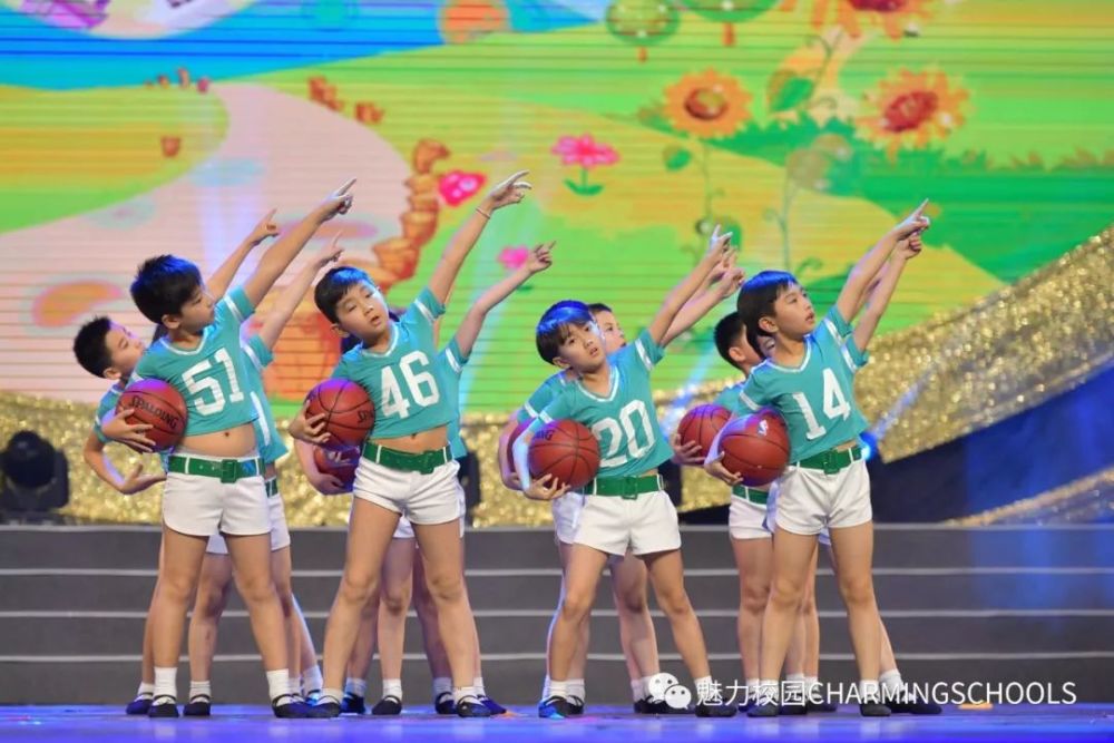 央视少儿频道主持人红果果带你欣赏魅力校园综艺专场精彩节目展播