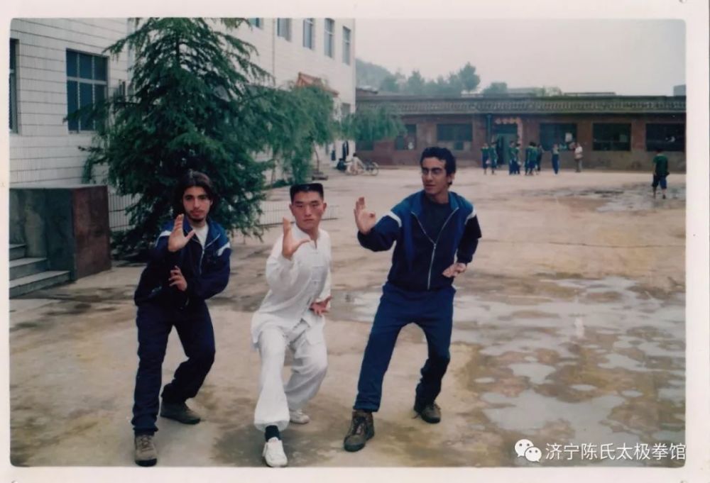 付开瑞和恩师少林寺塔沟武校总教练刘海科老师在鸟巢 付开瑞先生现任