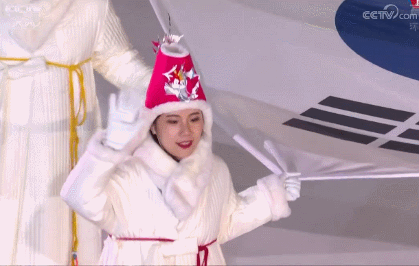 平昌冬奥正式开幕 金妍儿冰上起舞点燃圣火