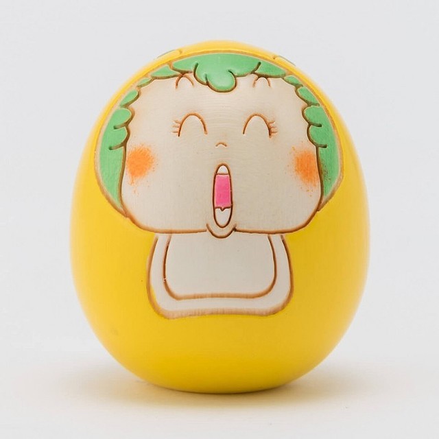 与传统工艺品合作 阿拉蕾化身木头娃娃