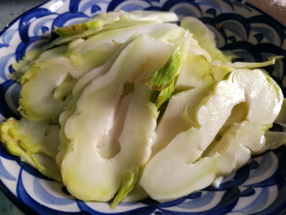在四川,娃娃菜不是什么稀罕物.它可是泡菜坛子里的君子之一.