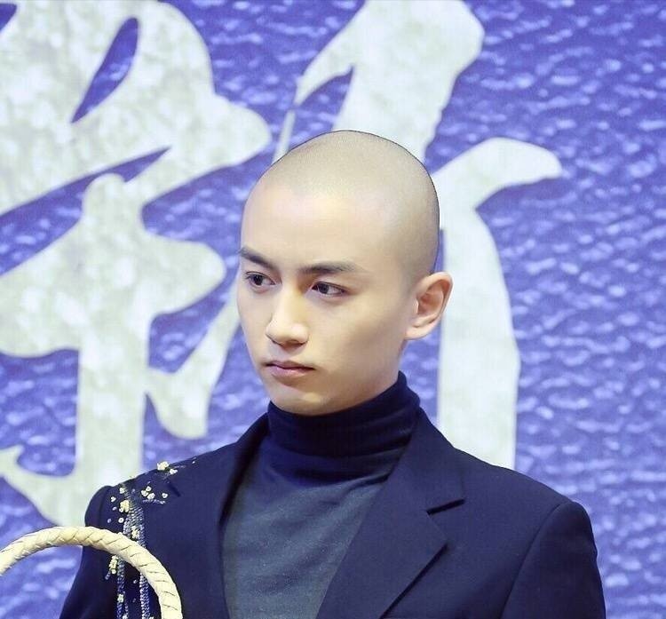 男艺人光头形象颜值扛得住吗?陈晓和吴亦凡让我们哑口