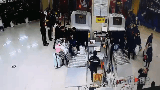 看住了行李忘了钱包 一年工资差点泡汤