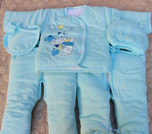 给孩子买衣服要注意什么?慎重!这些衣服可能会