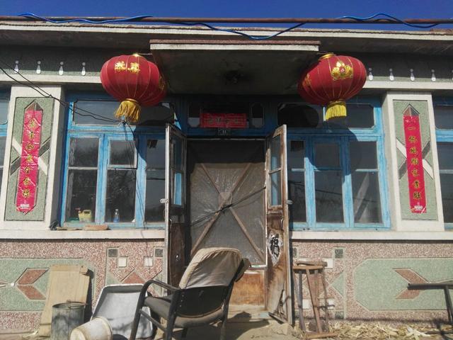 带你看看东北农村过年怎样打浆糊,贴春联的,有何讲究?