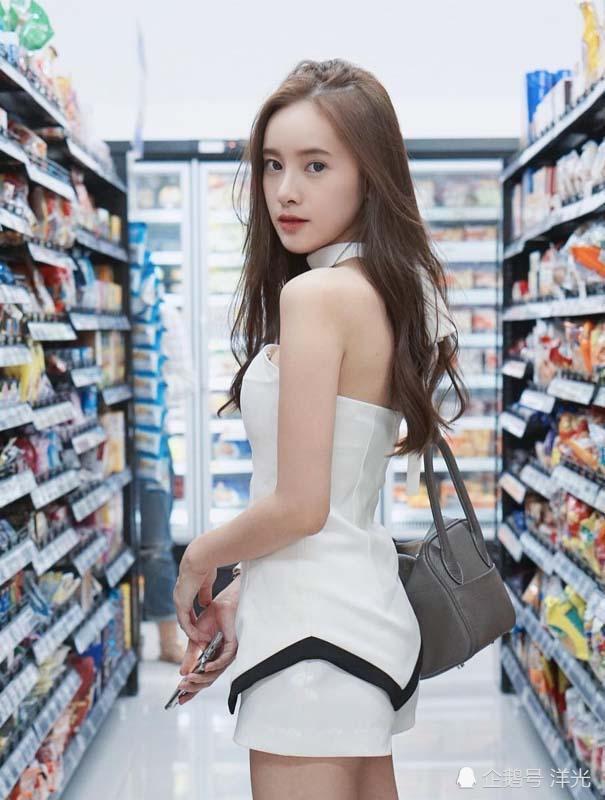 美丽的泰国女孩颜值堪比润娥,让人想起初恋的感觉