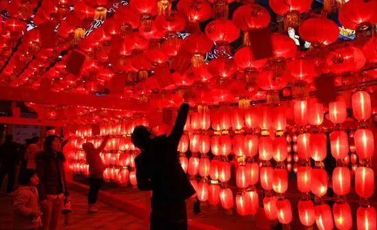 扫房、祭祖、守岁,用英文如何表达?