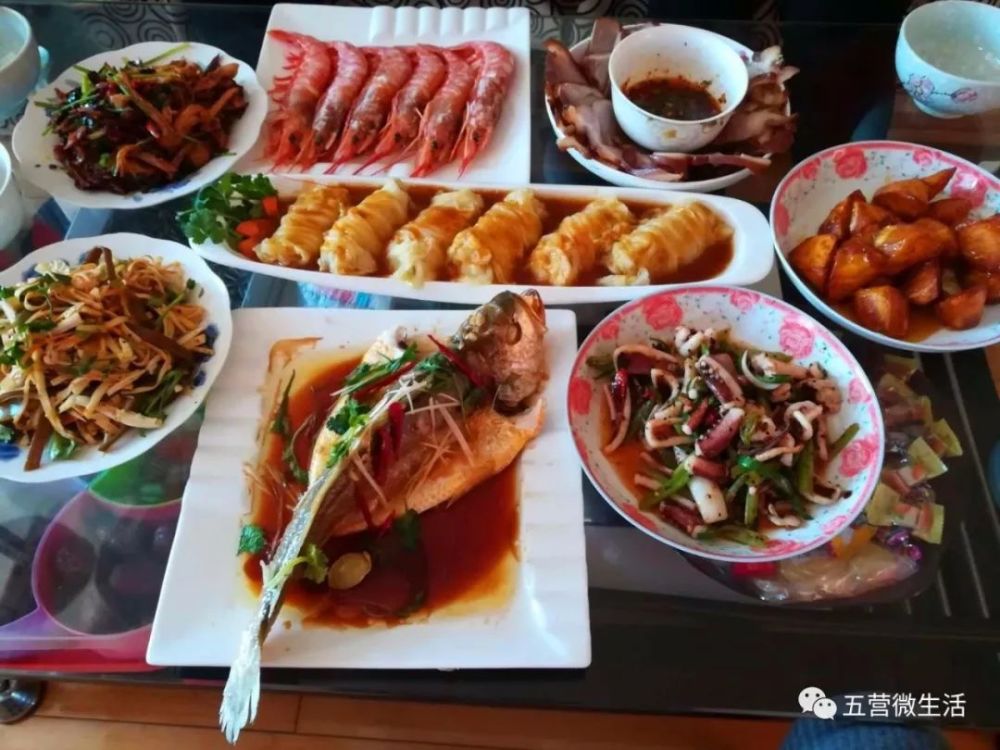 "晒晒我家年夜饭" 过年回家吃饭啦!温暖的陪伴最可贵