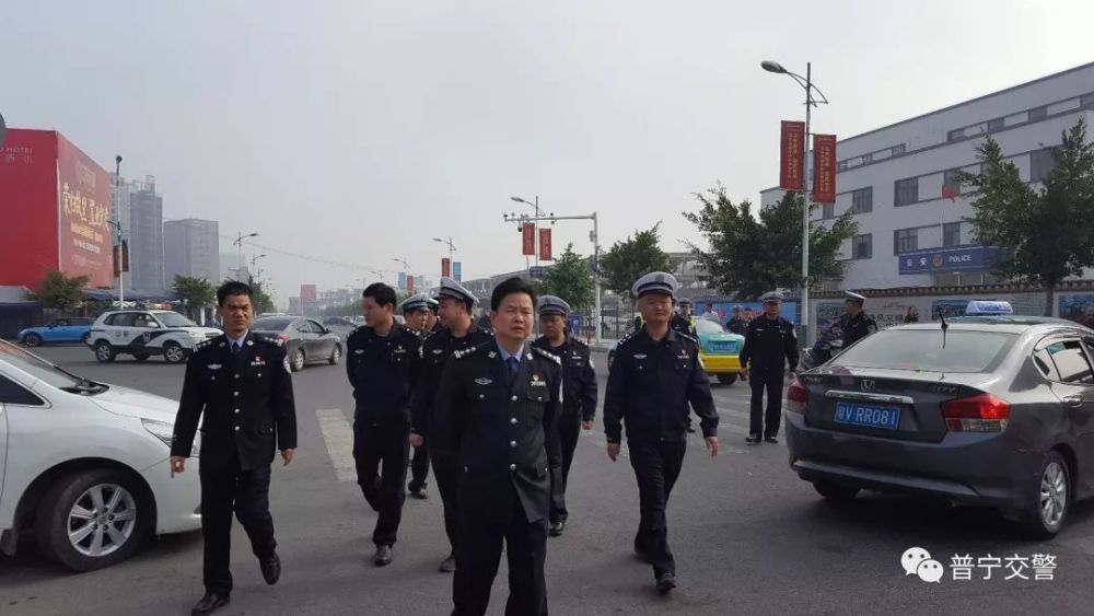 大年初一普宁市副市长,公安局长谢汉湖带队慰问一线执勤民警