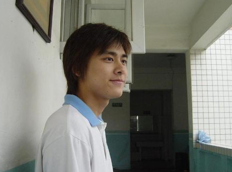 看完李易峰小时候,再看鹿晗小时候,网友:从小帅