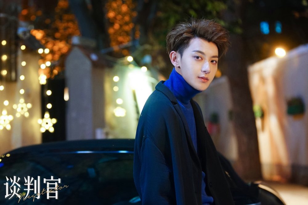 《谈判官》黄子韬做霸道总裁撩妹,与杨幂组CP