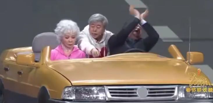 牌牌琦社会摇花手上春晚,刘能春晚开跳小伊伊