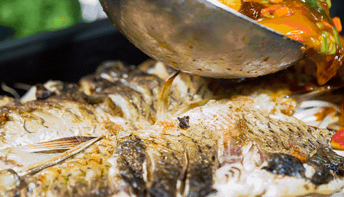 鱼肉虽营养,可不要贪吃哦!