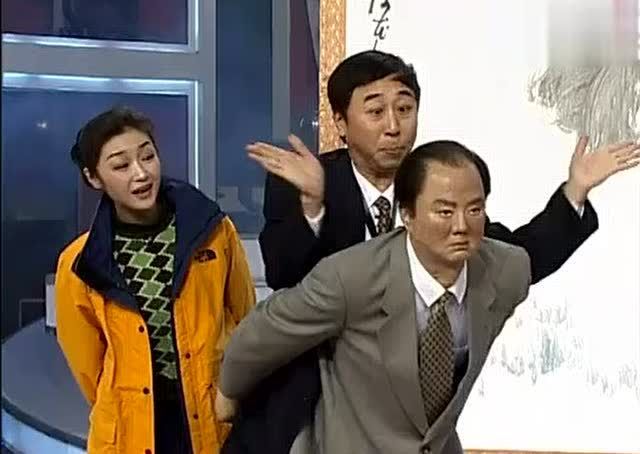 她是郭涛亲妹妹,曾三上春晚并搭档过冯巩,还演