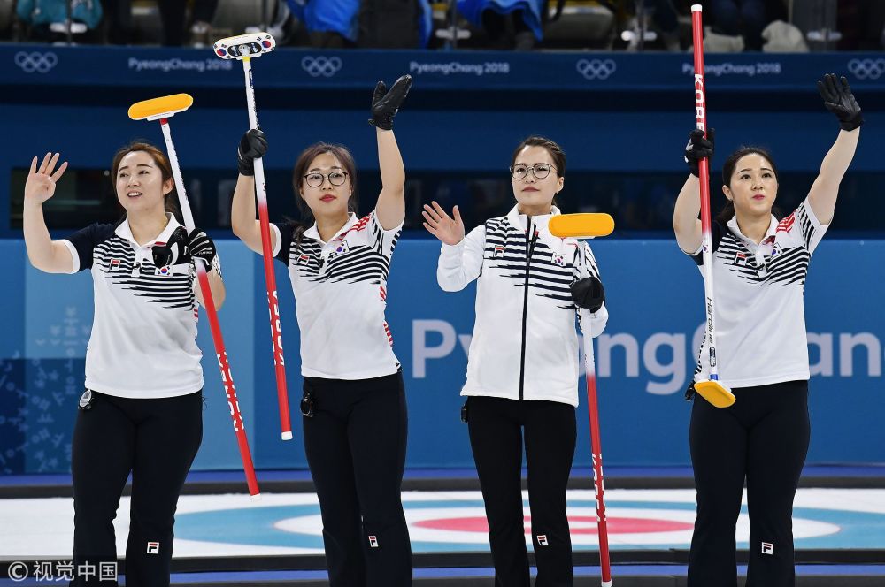 女子冰壶加拿大逼日本认输 瑞典负韩国遭首败