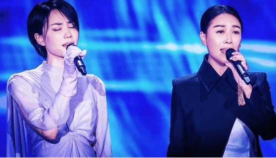 贾玲胖出新高度,二郎腿翘不起来成春晚笑点,网