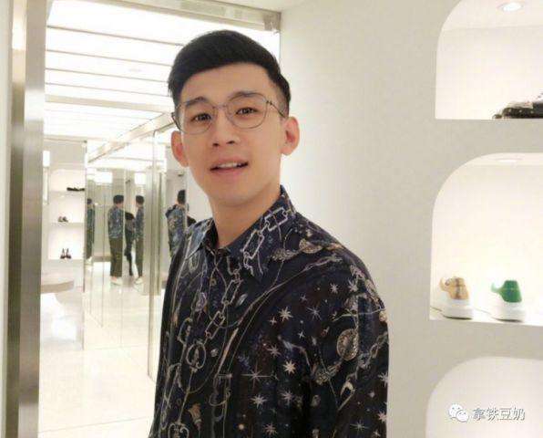 最近MC天佑封杀大风波,赵本山女儿却点赞微薄