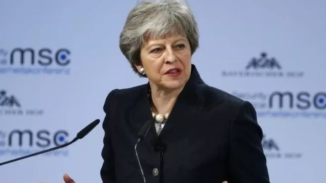 英国大学被迫降低学费,还要开设两年制本科?梅