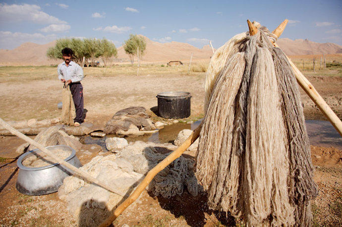 被封锁的多年中东国家伊朗农村,难得一见的生