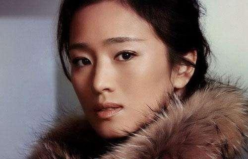 52岁巩俐胖成这样 如大妈与同龄的刘嘉玲形成