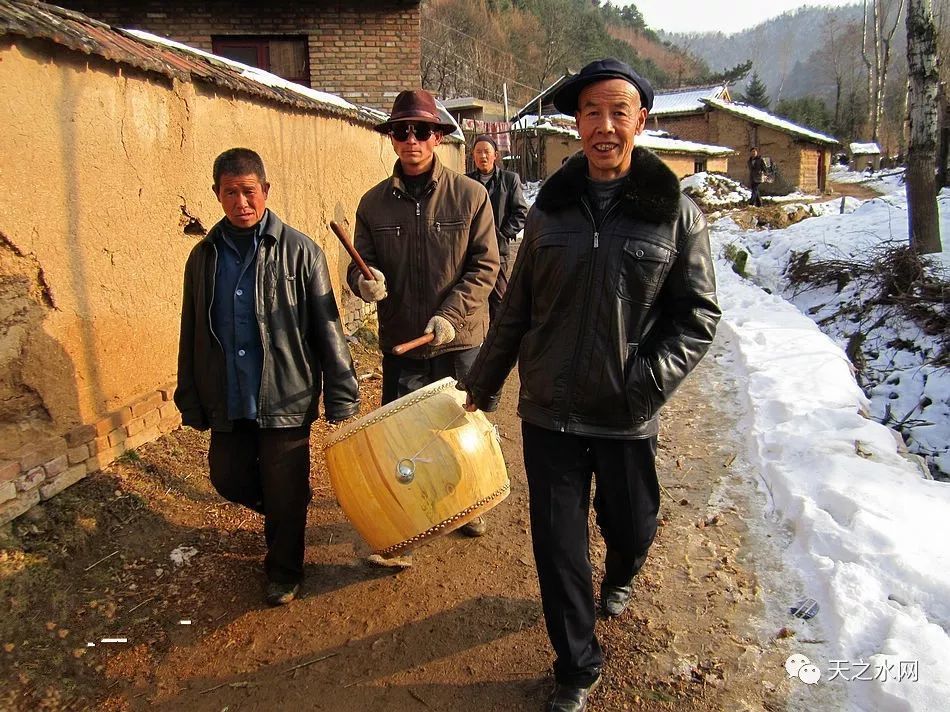 天水乡村锣鼓喧天耍社火