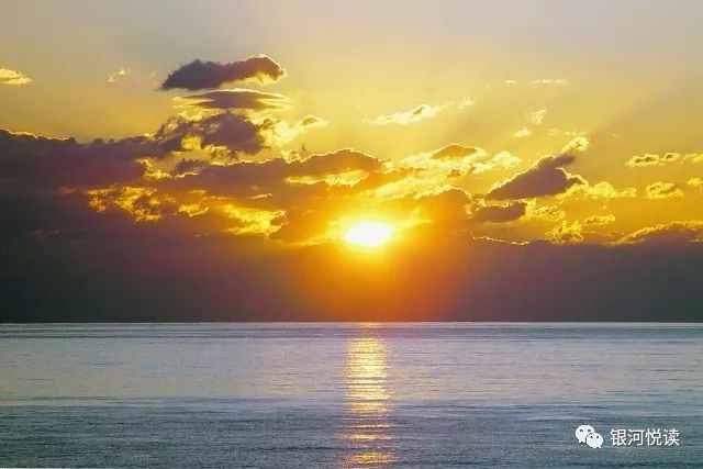 左拾遗:烫烫的,像近义词的嘴唇