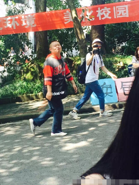 邓超岳云鹏柳岩拍戏 属小岳岳最活跃