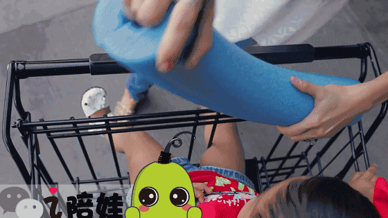 这样带娃逛超市,连老公都不用带