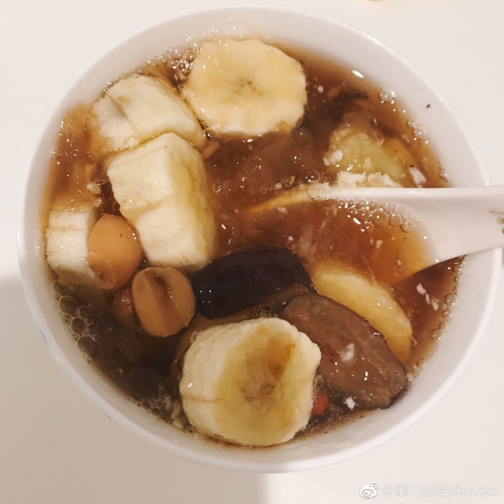 王思聪前女友雪梨产后晒豪华月子餐,一顿饭有