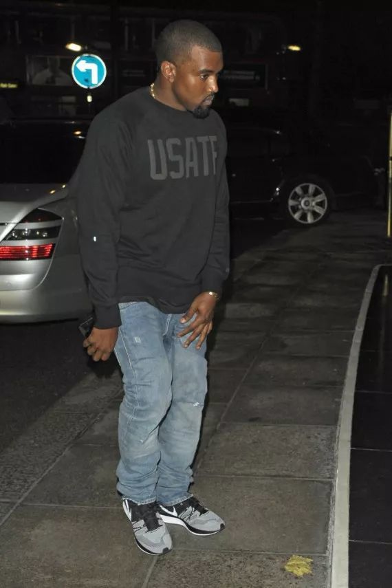 kanye flyknit trainer