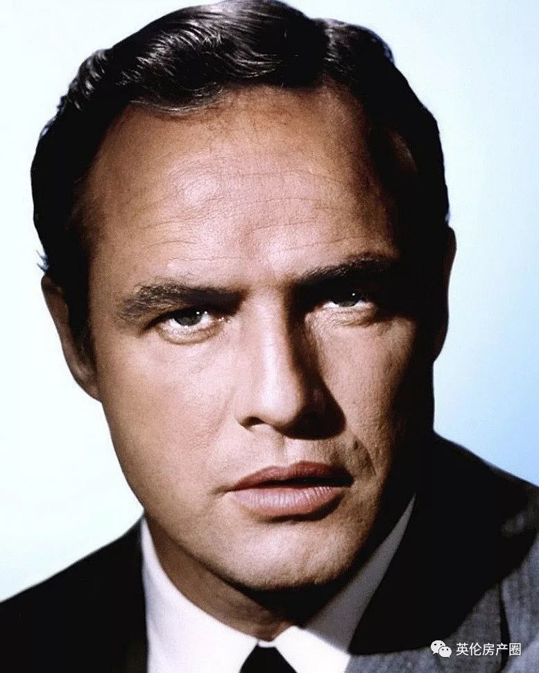 美国演员马龙·白兰度(marlon brando)被美国电影学会评为百年来最