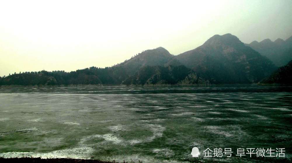 阜平三岩寨自然风景区的冰上乐园,景美,欢乐多!