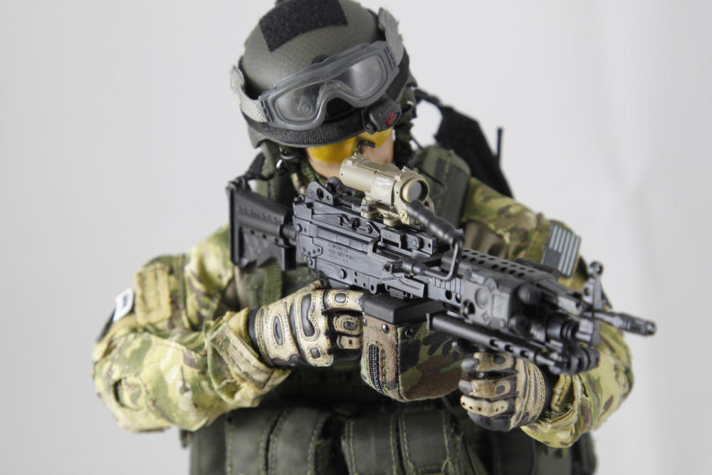 狙击手和机枪手哪个对步兵的压制能力更强?