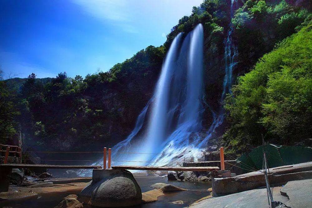 全球十大最美梯田花海:婺源篁岭,大别山彩虹瀑布,熹园