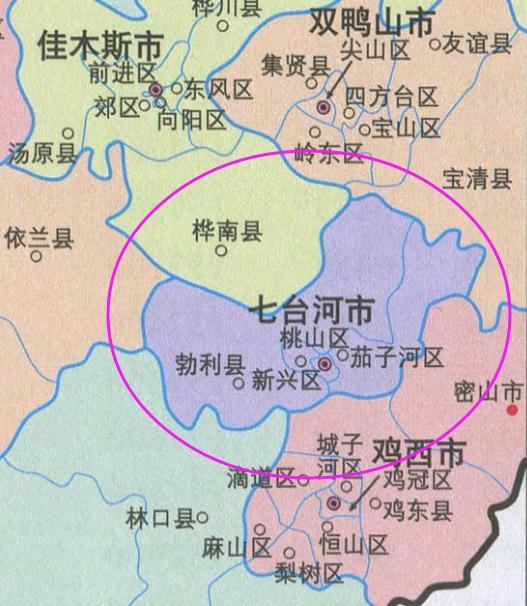 七台河市,位于黑龙江省东部,北邻佳木斯市,西靠哈尔滨市,南连牡丹江市