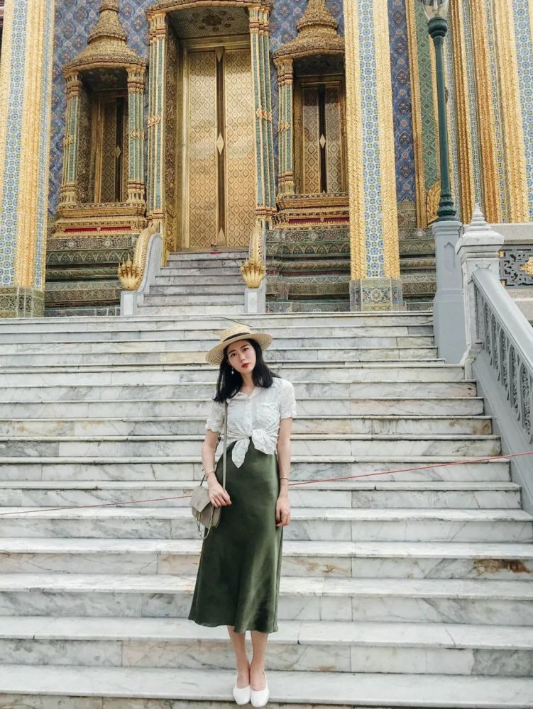 一起去海边躺着喝西瓜冰